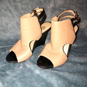 Ann Taylor Size 7 Wedges